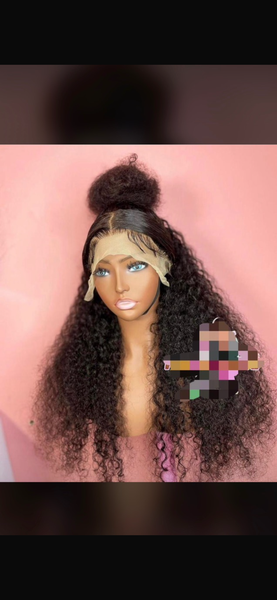 Perruque en dentelle frontale bouclée