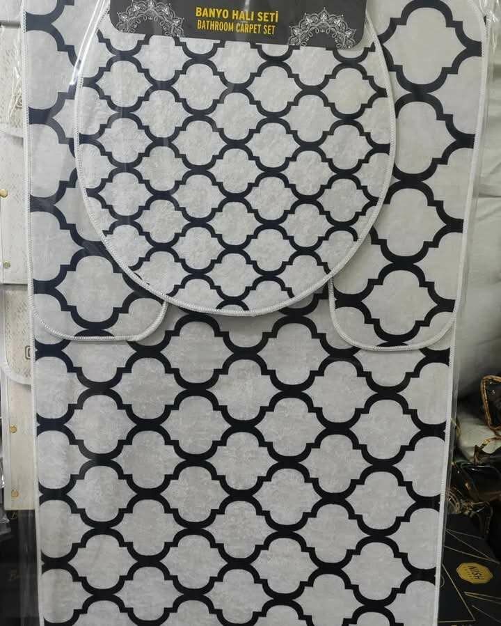 3 pieces Bath Mat set. Very soft and absorbent