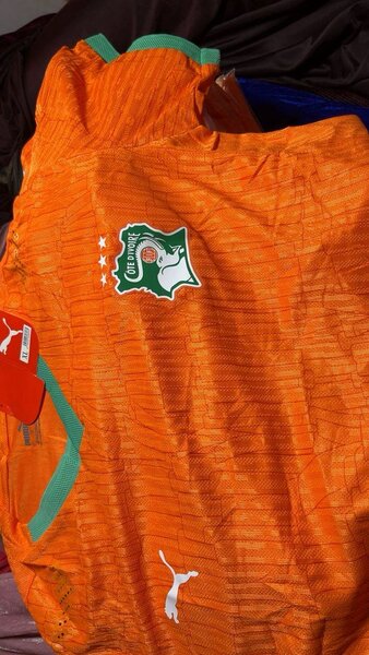 Maillot de football orange