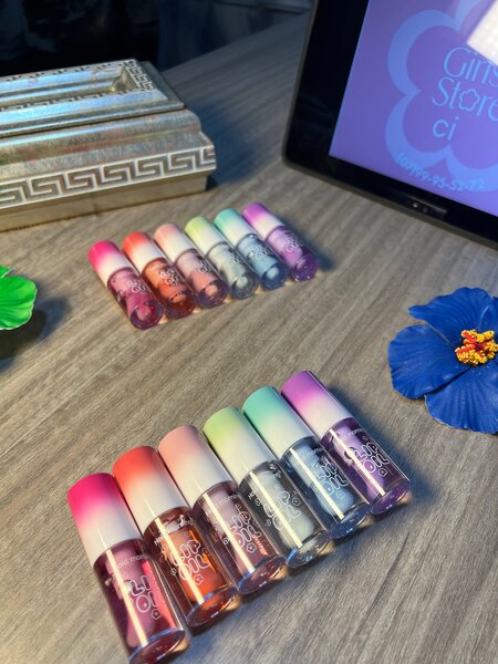 2pcs de brillants à lèvres