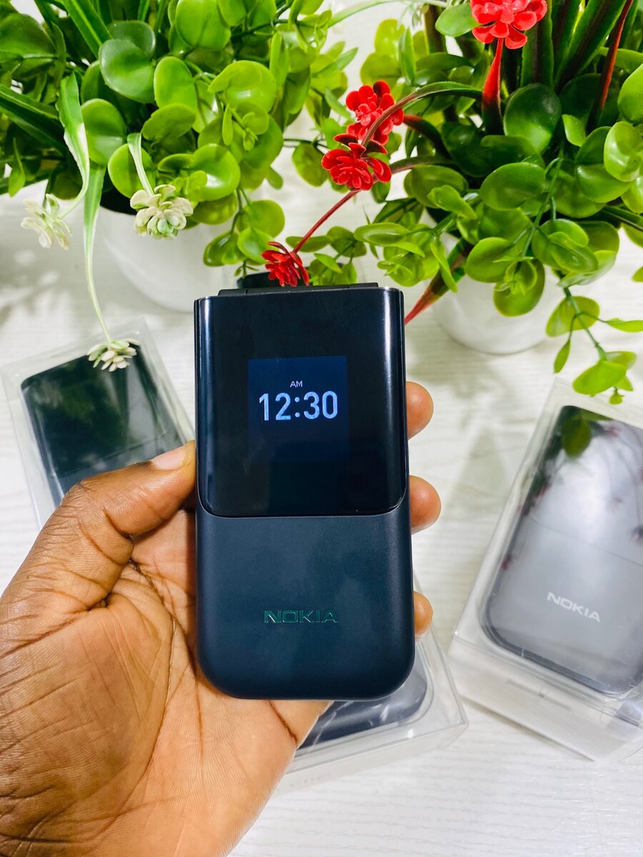 Nokia 2720 flip 2G. Black