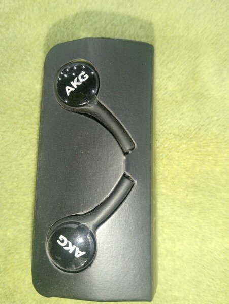 AKG Hand Free