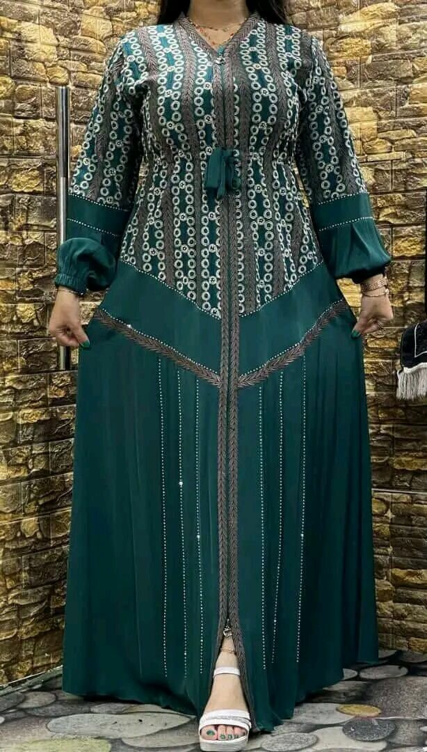 Robe longue élégante brodée