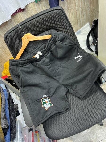 Shorts de sport Puma noirs