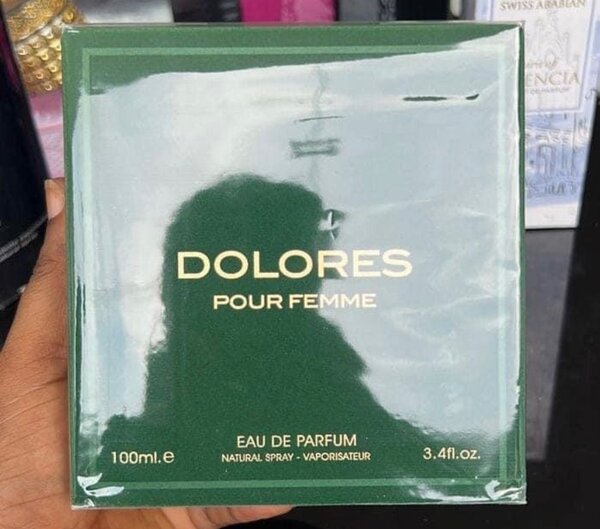 Dolores perfume