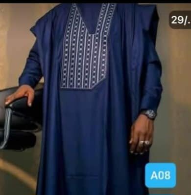 Costume avec broderie-bleu marine