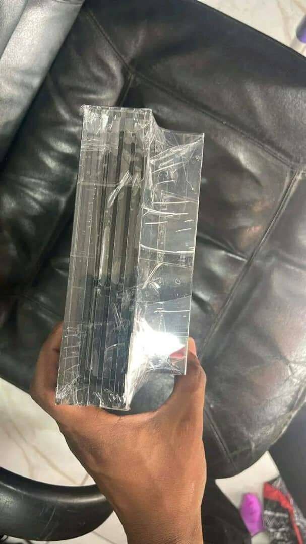 Console de jeu rétro avec manettes