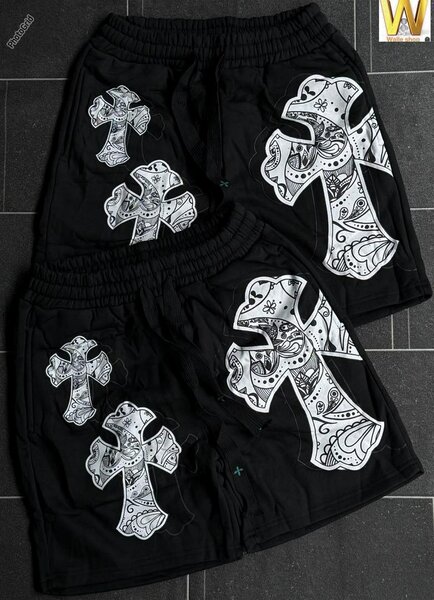 Shorts avec croix gothiques
