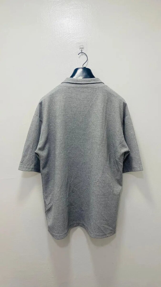 Polo gris avec broderie