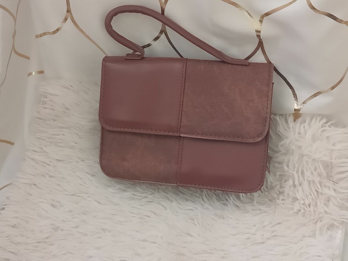Chic Two-Tone Crossbody Bag