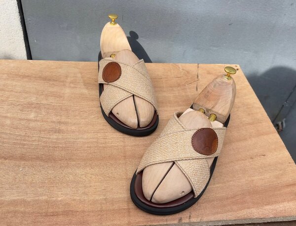 Sandales en cuir tressé