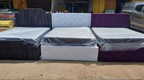 Bed frame queen size
