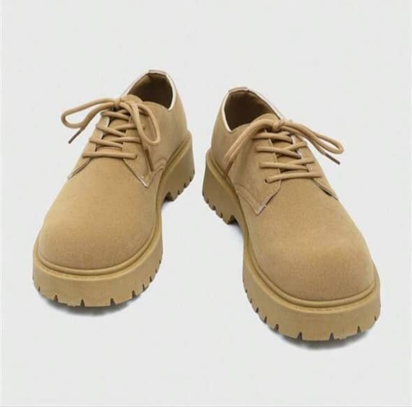 Chaussures Derby en Suède Beige