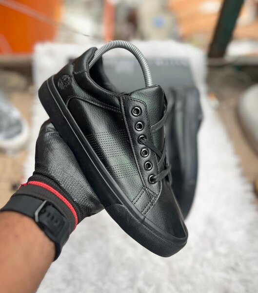 Chaussures Sneakers en Cuir Noir