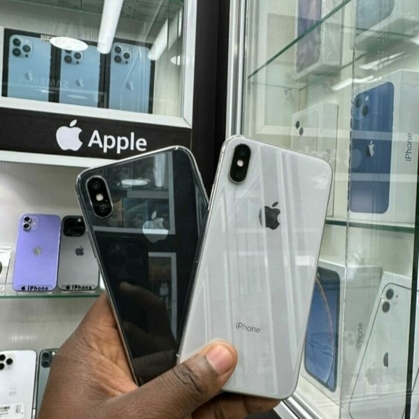iPhone Xs - Smartphone