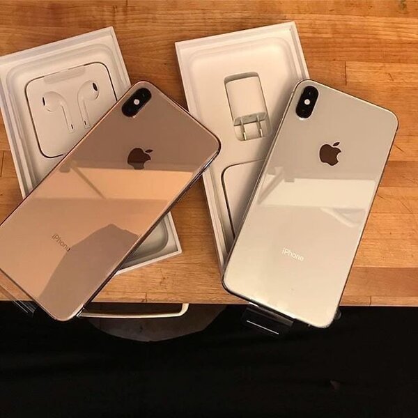 Apple iPhone XS - Deux Téléphones Reconditionnés
