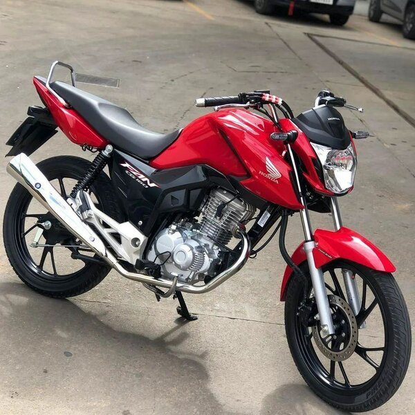 Moto Honda rouge