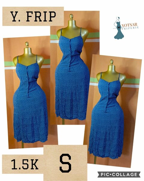 Robe d'été bleue à pois