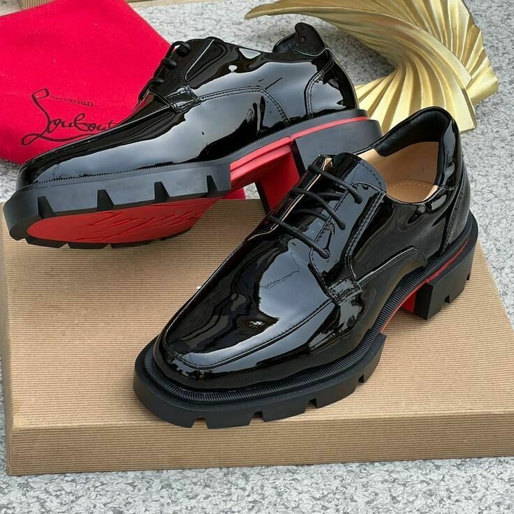 CHRISTIAN LOUBOUTIH ️BX