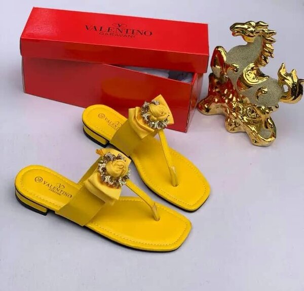 Sandales Valentino élégantes