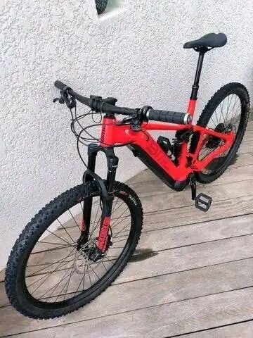 Vélo tout terrain électrique