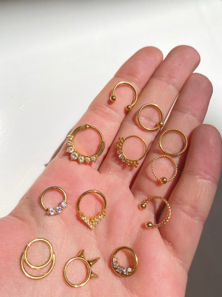 Anneaux de nez en or élégants