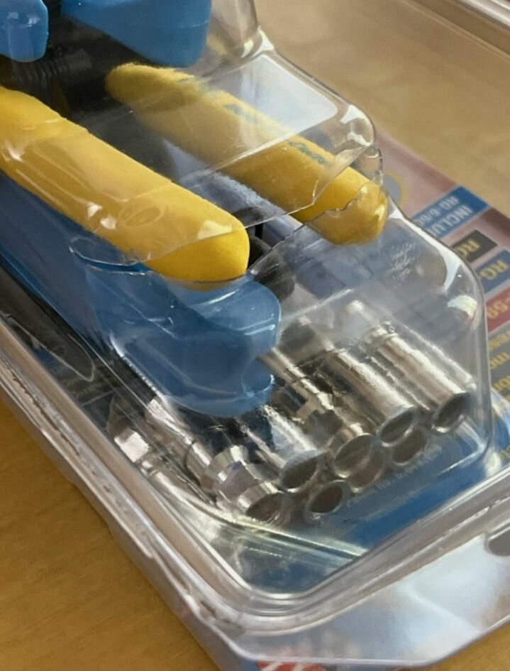 Pince à sertir coaxial