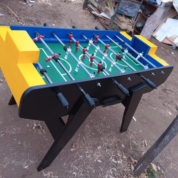 Table de baby-foot colorée