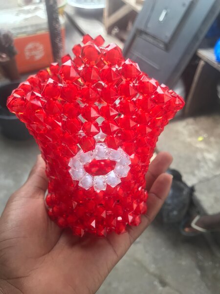 Porte-crayons décoratif en perles