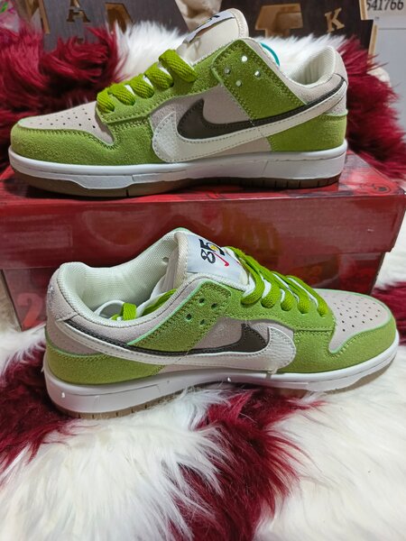 Nike Sneakers Vert et gris