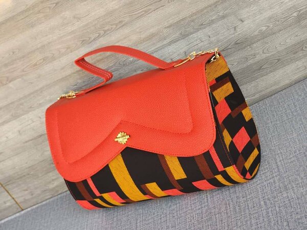 Sac à main coloré imprimé