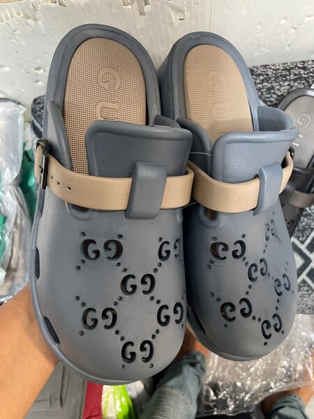 Chaussures Gucci Femme Gris