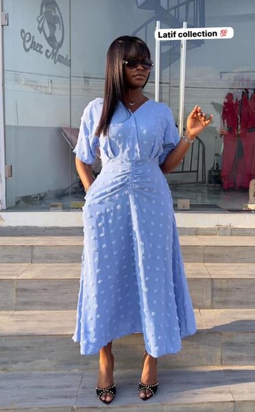 Robe Midi Féminine Élégante