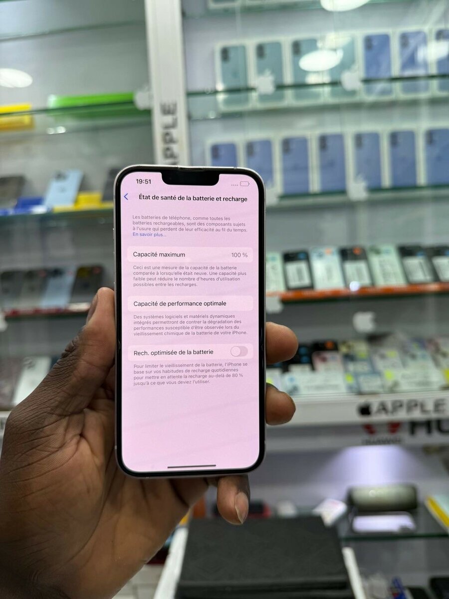 iPhone 14 128go en bon état.