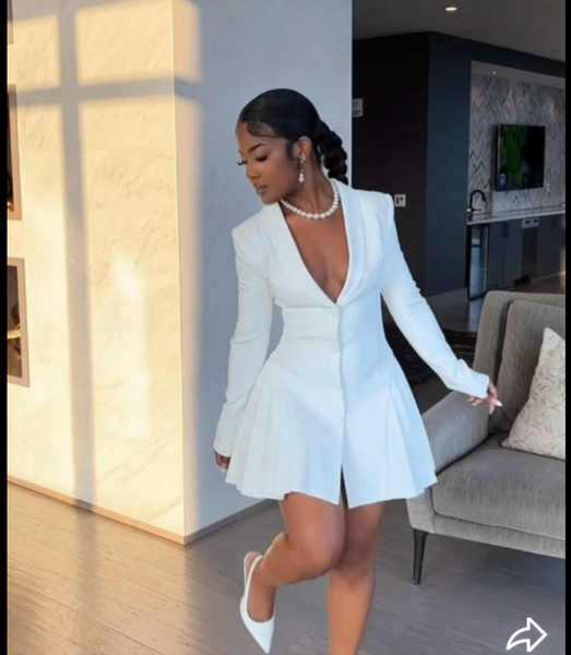 Robe blazer blanche élégante