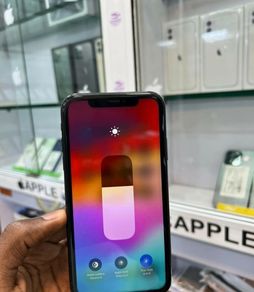 iPhone XR Noir 64GB