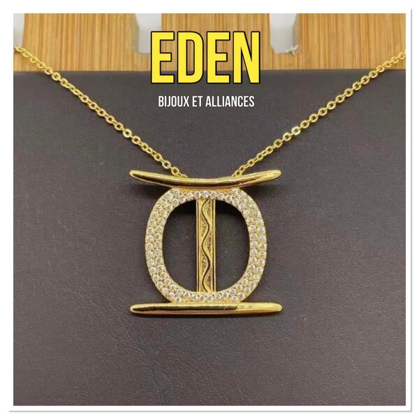 Chaîne avec pendentif, symboles africains, plaqué or.