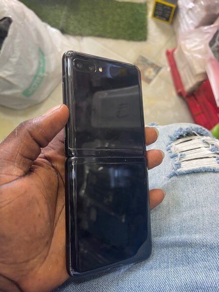 Samsung gallazy flip phone