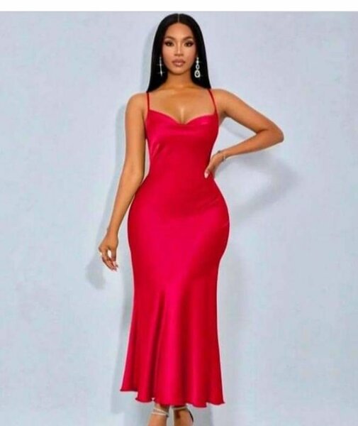 Robe Midi Satinée Élegante