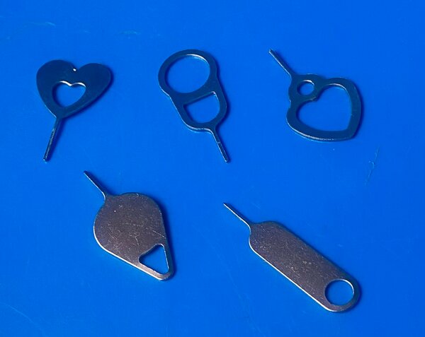 1 éjecteur  de carte SIM