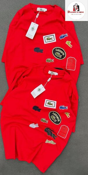 T-shirts rouges logo coloré