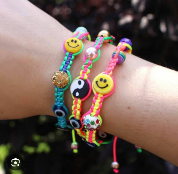 Bracelets en perles multicolores