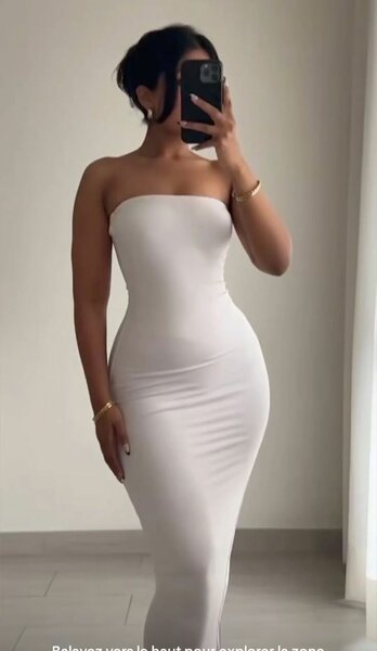 Robe moulante blanche élégante