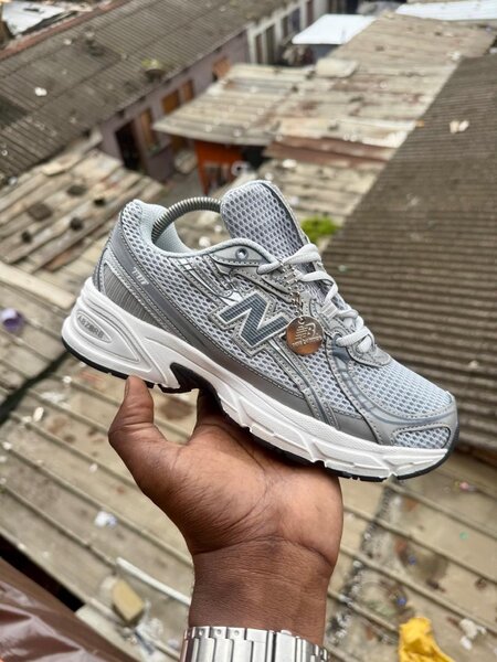 Baskets de course grises