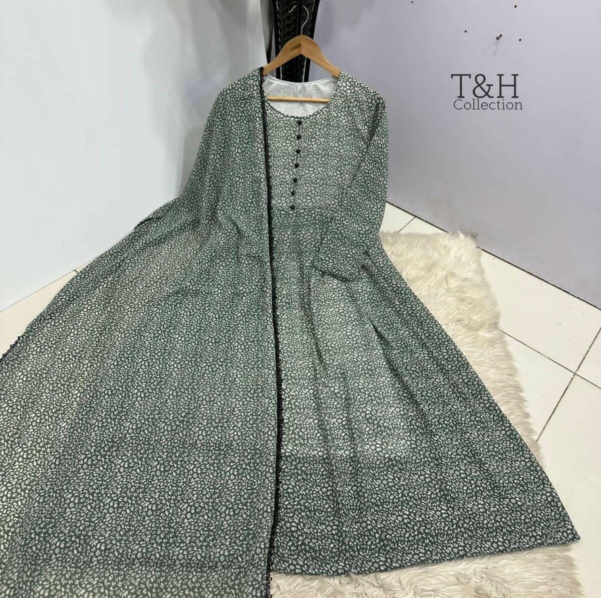 Chiffon maxi with same duppta dc free