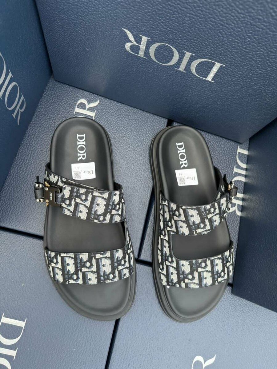 Sandales Dior élégantes