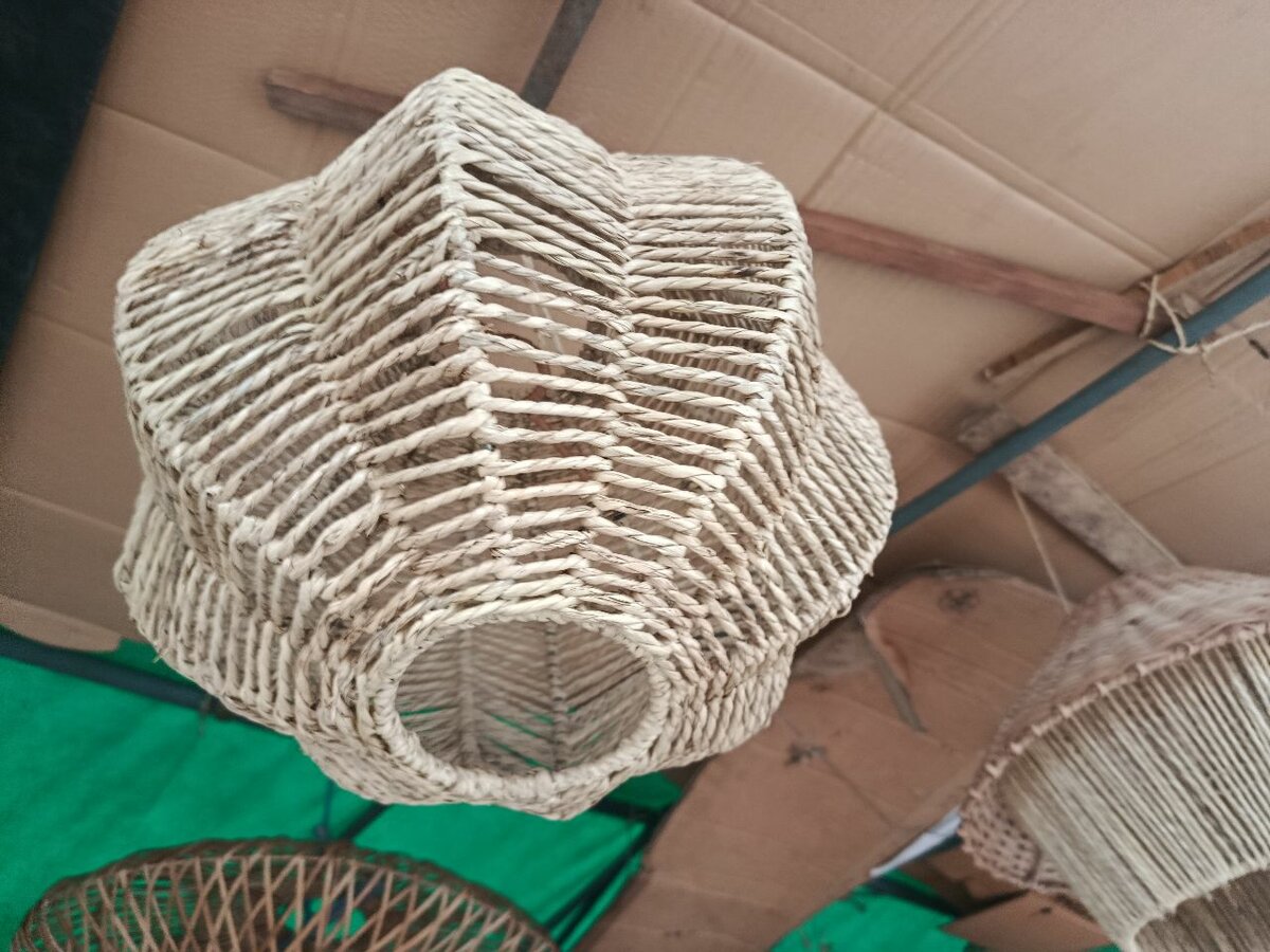 Suspension en rotin artisanal