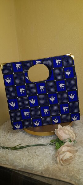 Sac à main carré élégant