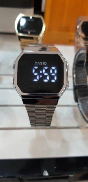 Montre tactile Casio en Acier