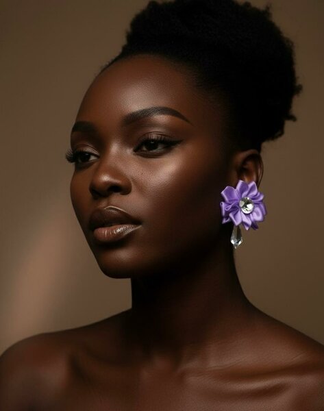 Boucle d'oreille fleur violette